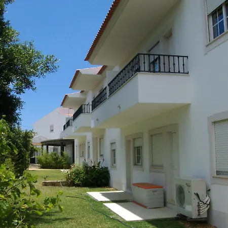 Charming 2-bed In Olhos De Agua Albufeira