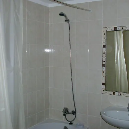 Charming 2-bed In Olhos De Agua Apartman Albufeira