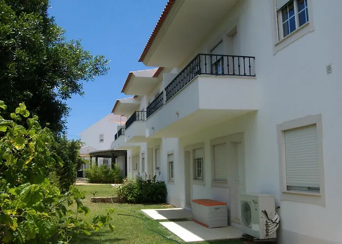 Charming 2-bed In Olhos De Agua Albufeira