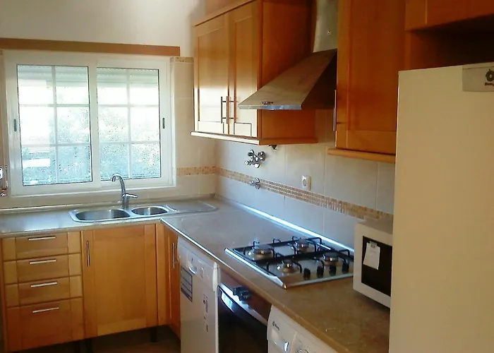 Apartment Charming 2-bed In Olhos De Agua