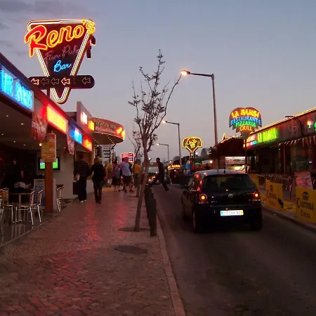 Charming 2-bed In Olhos De Agua Apartmán